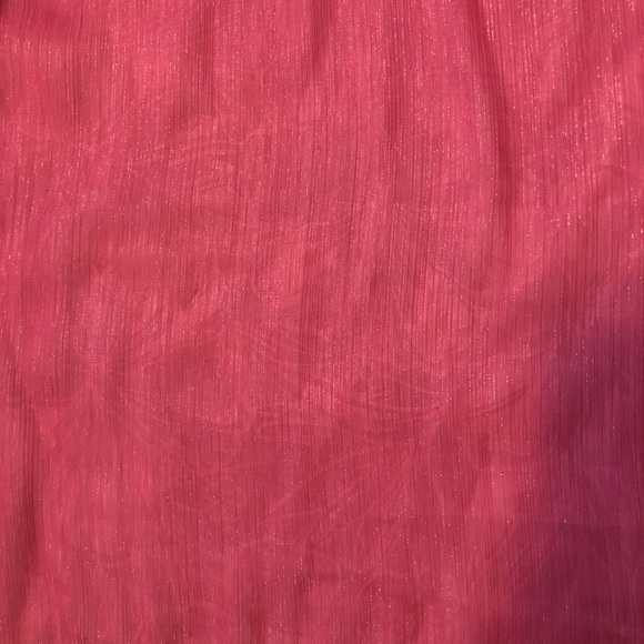 🆕 NWOT Sheer, Lightweight Pink Scarf - Picture 2 of 2